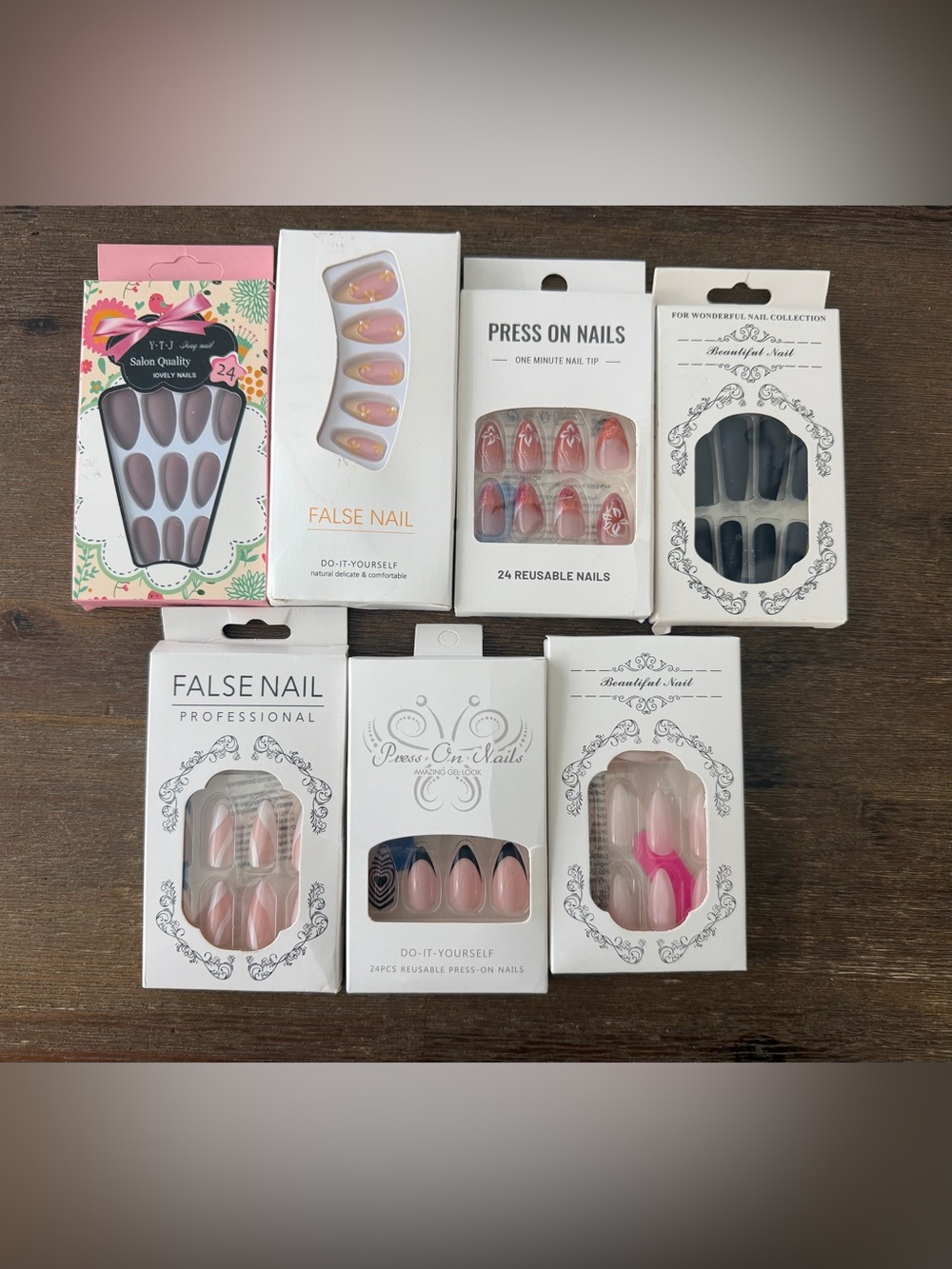Bundle of 7 Press-On Nails